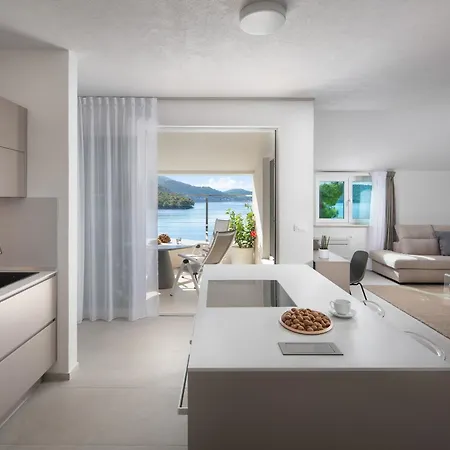 By The Sea Pasadur, - 24472