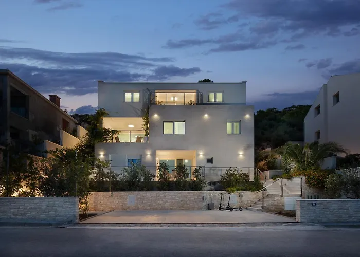 By The Sea Pasadur, - 24472 * Lastovo