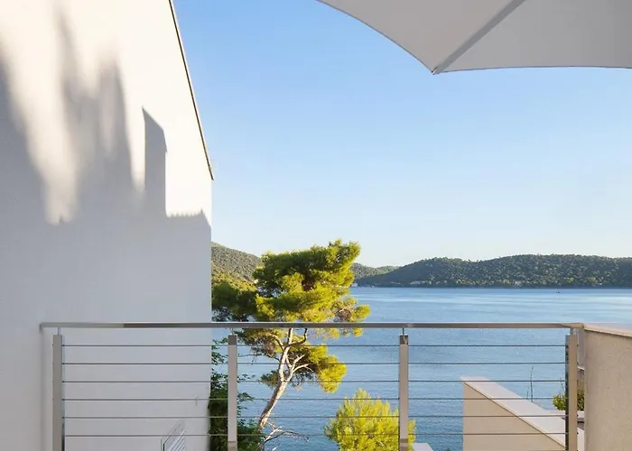 By The Sea Pasadur, - 24472