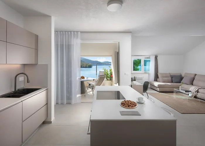 By The Sea Pasadur, - 24472