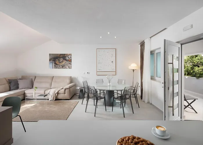 By The Sea Pasadur, - 24472 * Lastovo