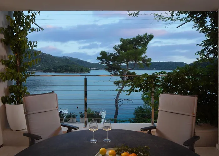 By The Sea Pasadur, - 24472